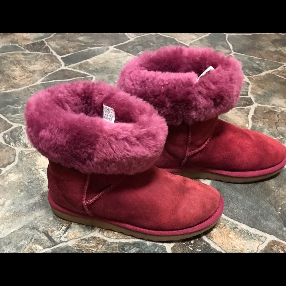 Ugg Classic Short Dark Pink Boot Size 6
